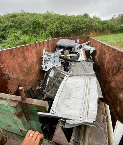 Polícia localiza quatro pontos para desmonte de veículos no Gogó da Ema com ajuda do Disque Denúncia